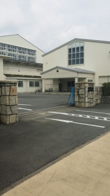 ちはやふる の富士崎高校 のモデル 作中とは右側の建物が建て替えられちゃってるけど 読書メーター
