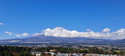 いつもナイスありがとうごさいます。御殿場プレミアム・アウトレットからの富士山、今日は少し雲で隠れてしまってます🗻kankiさんの2023年10月の読書メーター 読んだ本の数：31冊 読んだページ数：7738ページ ナイス数：938ナイス  ★kankiさんの2023年10月に読んだ本一覧はこちら→ >> https://bookmeter.com/users/1043334/summary/monthly/2023/10