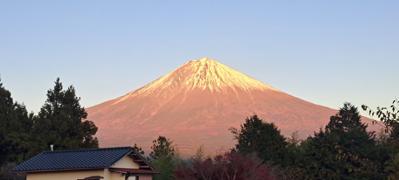 いつもナイスありがとうございます。白糸の滝から、夕日に照らされオレンジ色に輝く富士山です🗻2023年11月の読書メーター 読んだ本の数：30冊 読んだページ数：7806ページ ナイス数：888ナイス  ★先月に読んだ本一覧はこちら→ https://bookmeter.com/users/1043334/summary/monthly/2023/11
