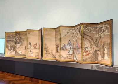 東京国立博物館でデジタル体験してきました。
【日本美術のとびら】では「花下遊楽図屏風」高精細複製品の鑑賞。文化財の茶碗に触って回したり。江戸城天守のVRも。
