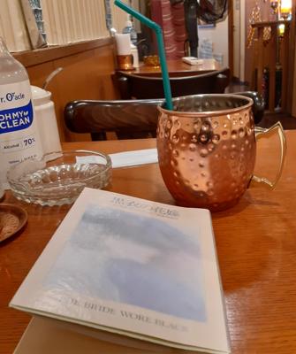 黒衣の花嫁 (ハヤカワ・ミステリ文庫 10-4) >> 【毎日チョコ読み】 レトロな喫茶店で読みました。