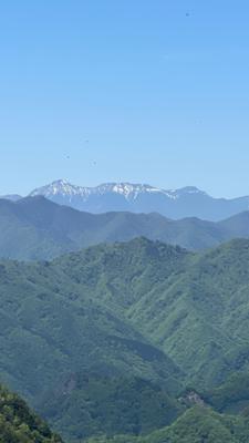 おはようございます。昨日は晴天で秩父の百名山両神山から北アルプス🏔️富士山🗻を拝めました。下山で膝痛になってしまったので山トレ必須と感じたシーズンスタートでした。
