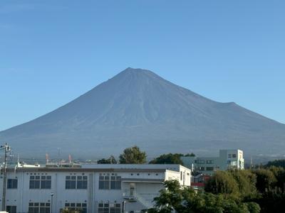 おはようございます。早いものでもう10月。あと3ケ月で今年も終わりなんて信じられません。先月はAudibleを併用したかいあって自分としてはたくさん読めました。森沢さん、夏川さん、一穂さんがよかったな。今月もよろしくお願いします。2024年9月の読書メーター 読んだ本の数：13冊 読んだページ数：3822ページ ナイス数：573ナイス  ★先月に読んだ本一覧はこちら→ https://bookmeter.com/users/1171214/summary/monthly/2024/9
