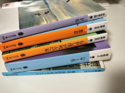 今週いっぱい読んだ！読書の秋すぎる🍁
上から、刺さった順。
東野圭吾おもしろかったです。こんなに面白いなら早く言ってよ～！笑。未読の本が山ほどあるので今後も掘っていく所存(｀・ω・´)！