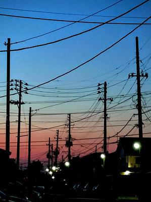 中越地震が20年前の今日と知り戦慄。あの時は実家もあって家族と住んでて痩せてて腐ってなくてスマホ依存なんて言葉も無く今よりずっと寒かった。環境変わりまくってるけど、タイムマシンに乗ったのかと思う位あっという間だった。人生って短いね。お疲れ様です。お金を下ろしに行ったら凄く貯金が減ってる気がして心配になり半年振りに通帳記帳したら自分が使い過ぎてるだけでした。8月の電気代4000円代でした。自慢する人居ないからみんつぶに自慢(⁠ㆁ⁠ω⁠ㆁ⁠)