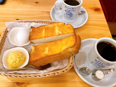 家にパンもご飯も納豆も卵も何もなかったからコメダモーニング🍞☕️Hello, Sunday*ˊᵕˋ* ハイキングに行く予定だったけれど台風来てるから中止🚶‍♀️🌀