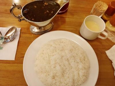 せっかく古本とカレーの街に来たというのに、寄り道しすぎて本屋に行く時間が無くなった奴。日本最古のカレー屋で夕食。