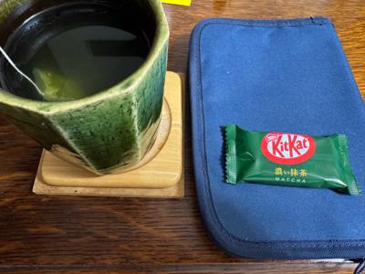 抹茶読書会に参加中。八十八夜が過ぎてから首を長くして待っていました。初めて瀬戸内晴美さんの小説を読んでから、不思議なことに恋愛小説モードに入っております。何の本を読んでるかって？