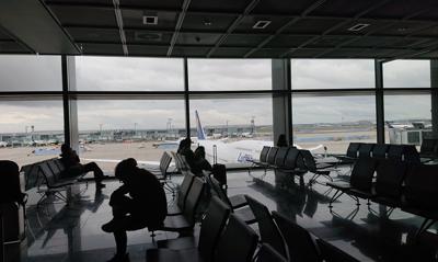 帰国しました。無料のニュースサイトは海外からアクセスできないものもあり、ひと月の間日本のニュースに触れず、精神的に健やかに過ごしました。書店には日本人作家の本もかなりあり、明らかに数年まえより増えていてびっくり。芯がなくボウフラみたいな話だと思っていたものが、ドイツでも人気があったりして… 