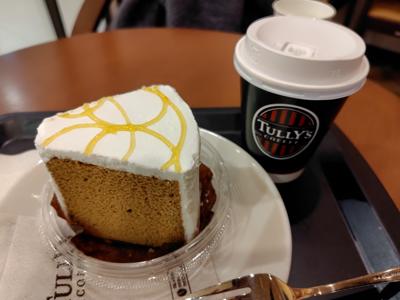 帰りに寄ったドラストで、客のおじいちゃんにずっとずっと話しかけられ逃げられずにいる品出しの女性職員さんが。あまりに長かったので「お話中すみません。鰹節は何処ですか?」と話しかけ、おじいちゃんから引き離すことに成功！店員さんも私の行為をすぐ察してくれ、良かったね〜と人助けをした気分になっていたらなんとそのおじいちゃん、今度はレジで延々と話始めた。結果、私のしたことは忙しい時間帯に店内２台あるレジのひとつを潰してしまったことに😵なかなか思うとおりにはいかないね〰️😢